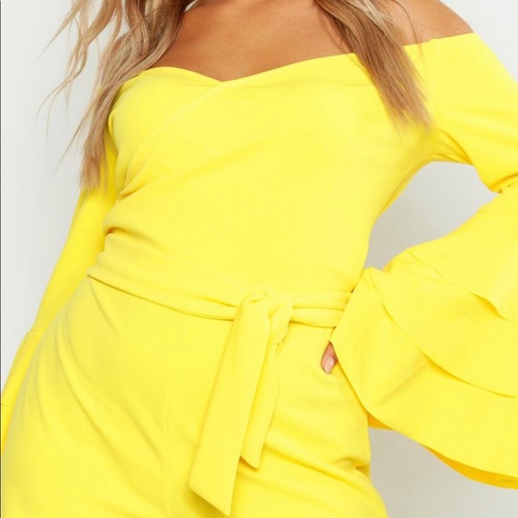Beautiful sexy bright yellow happy romper - Picture 2 of 3